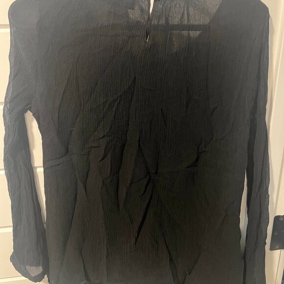 VV Blouse - Picture 3 of 3